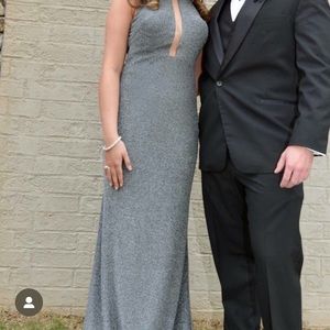 silver sherri hill dress!! 🩶🪩💃🏼🕺